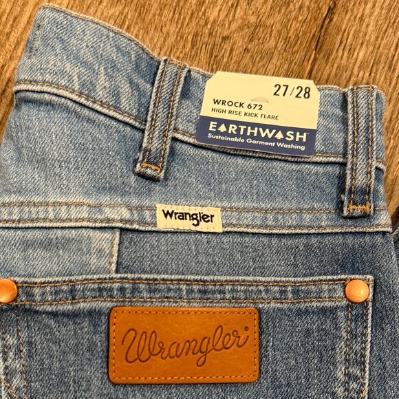 NWT Wrangler wrock 672 high rise kick flare jeans 27 / 28 Free People - Picture 4 of 5